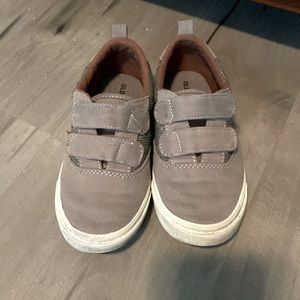 Old Navy Toddler Velcro LowTop Sneakers Size 10 Grey Herringbone